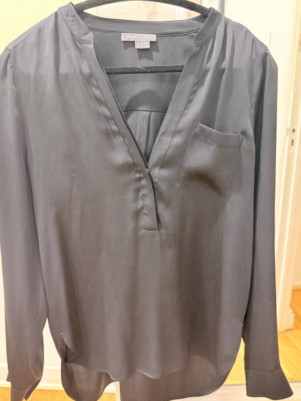 Vince 100% Black silk blouse banded collar size 8